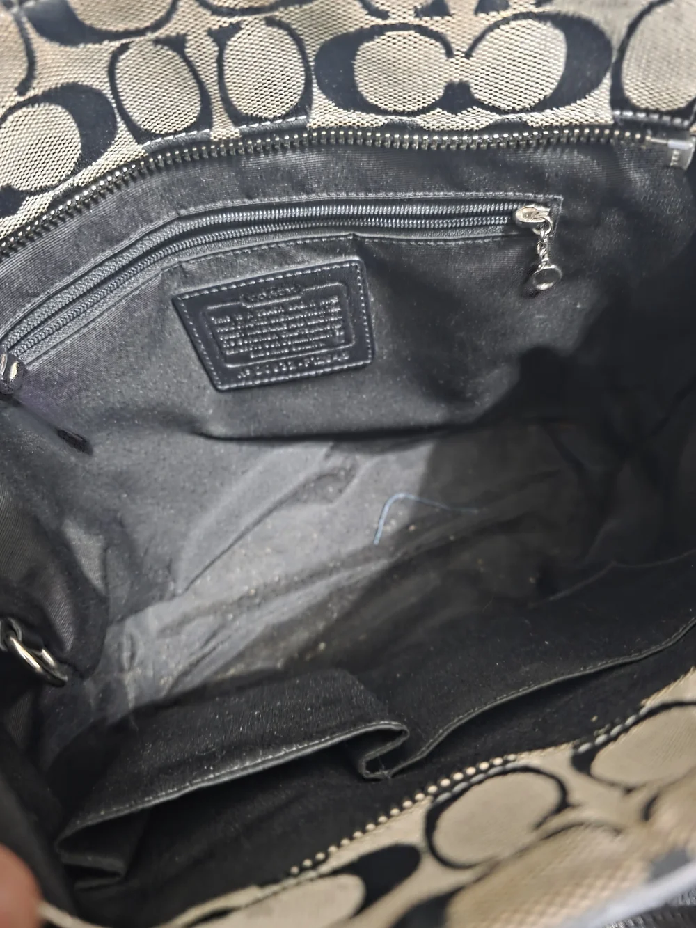 Coach tote signature